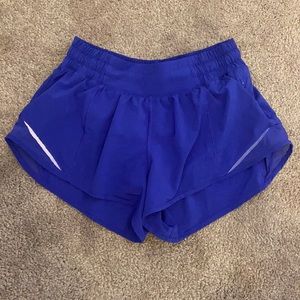 Lululemon Hotty Hot short 2.5"